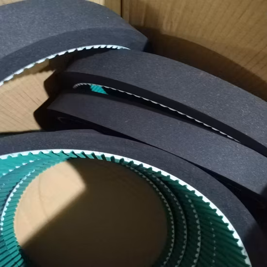 Poly PU PVC Piezas de transmisión de motocicletas automáticas Transportador de ventilador Unidad de dientes síncrona Pk Sincronización Correa en V de caucho industrial con banda envuelta acanalada para automóviles